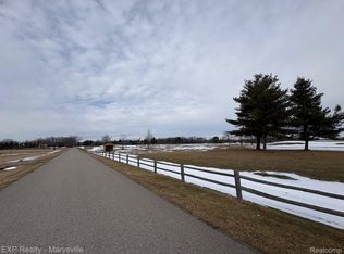 1 Putt R Dr, Capac, MI 48014