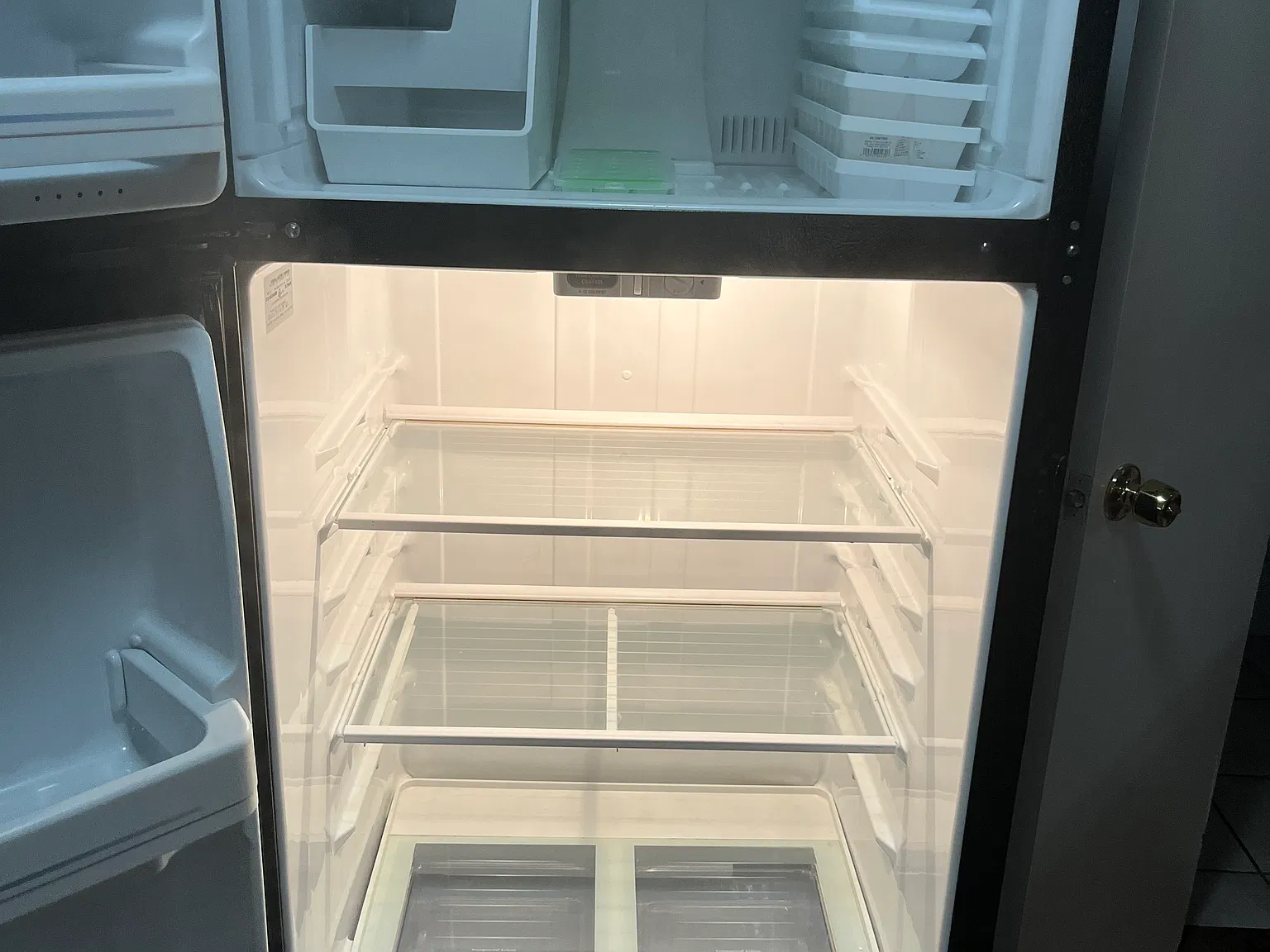Studio, 450 sqft, $1,050 — Photo 3