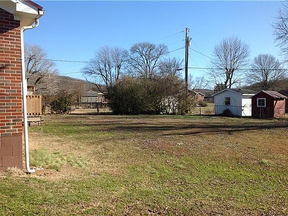 4th image of 305 W Adams St