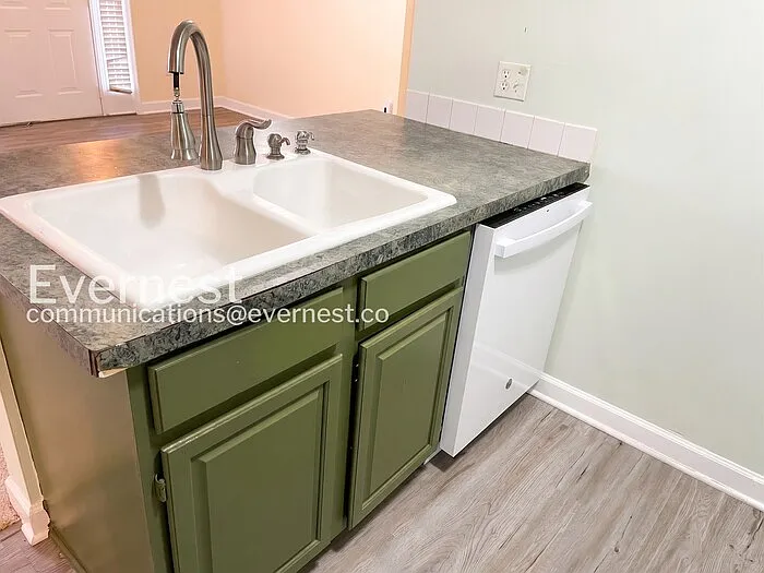 12135 Salemtown Dr — Photo 3