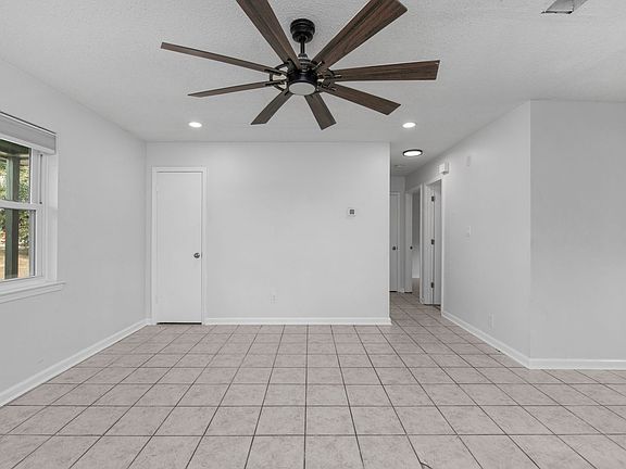 4th image of 4818 Tradewinds Dr
