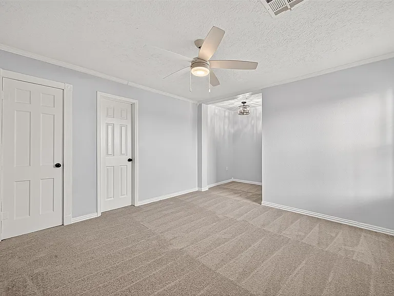 714 E Humble St — Photo 19