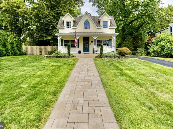 108 S Main St, Allentown, NJ 08501