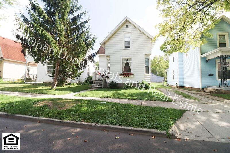 1st image of 927 1/2 Nuttman Ave