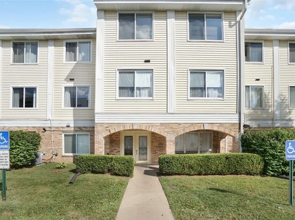 942 Guelbreth Ln APT 203, Saint Louis, MO 63141