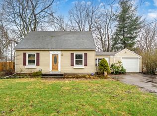 3415 Iroquois Trl, Kalamazoo, MI 49006