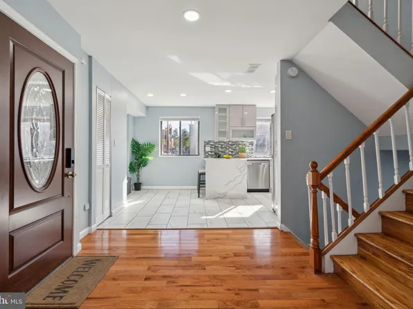 901 Lombard St, Philadelphia, PA 19147