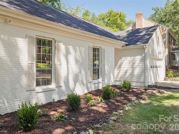 4th image of 8805 Golf Ridge Dr