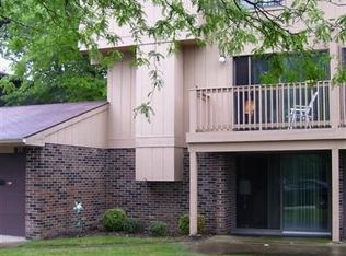 7370 Creekwood Dr #8D, North Royalton, OH 44133