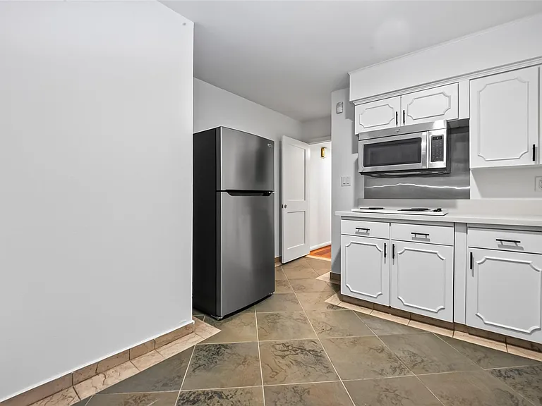 3731 Drake St — Photo 17