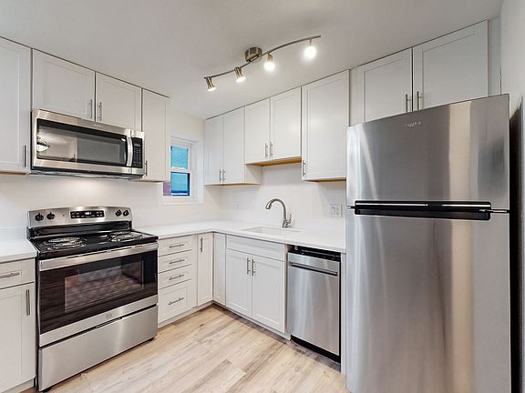 3rd image of 1355 N Gaylord St APT 2