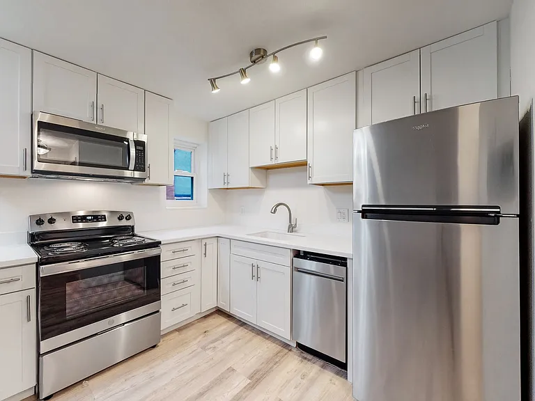1355 N Gaylord St #2 — Photo 3