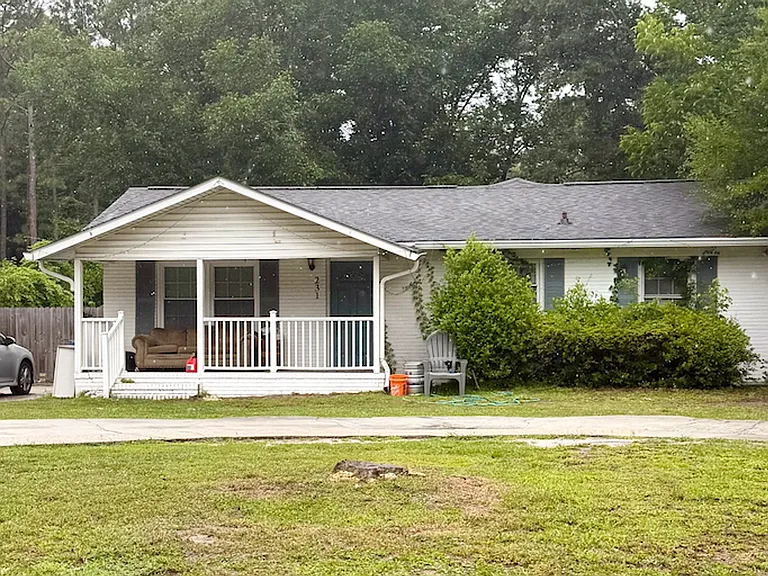 231 Wood Dale Dr — Photo 1