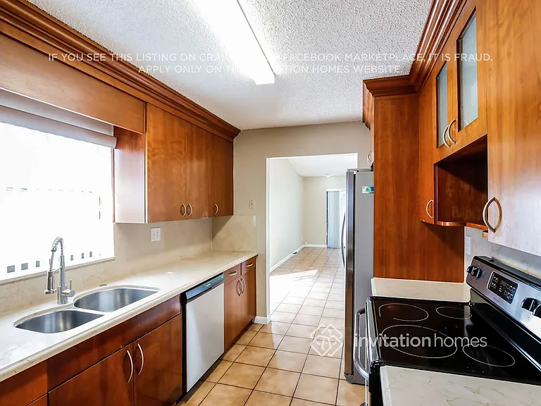 2301 NW 102nd Way — Photo 8