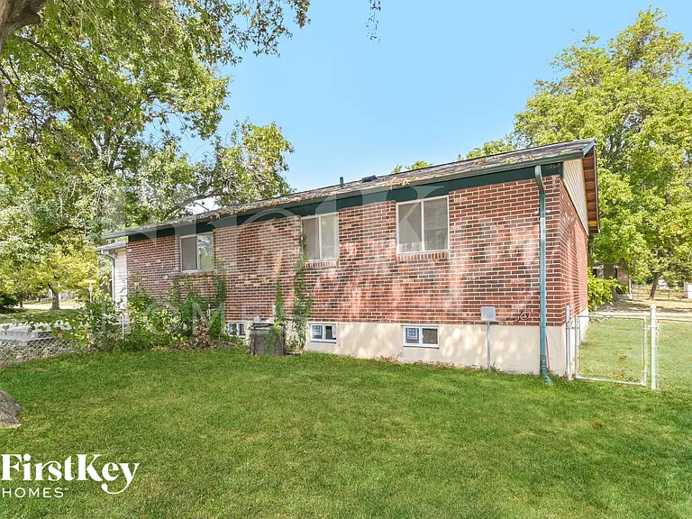 2288 Kingsford Dr — Photo 14
