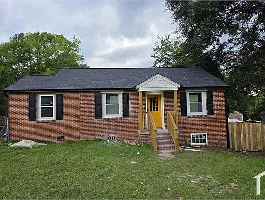 1360 Peavy Cir — Photo 1
