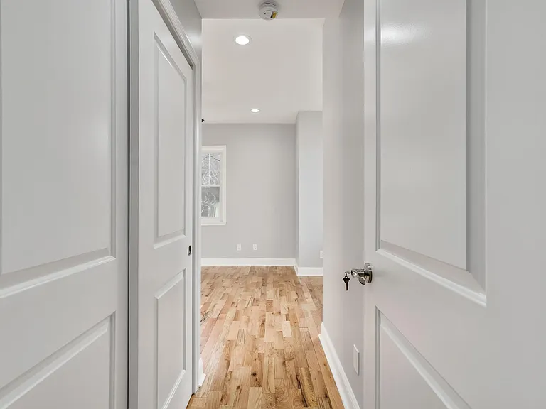 1544 W York St — Photo 14