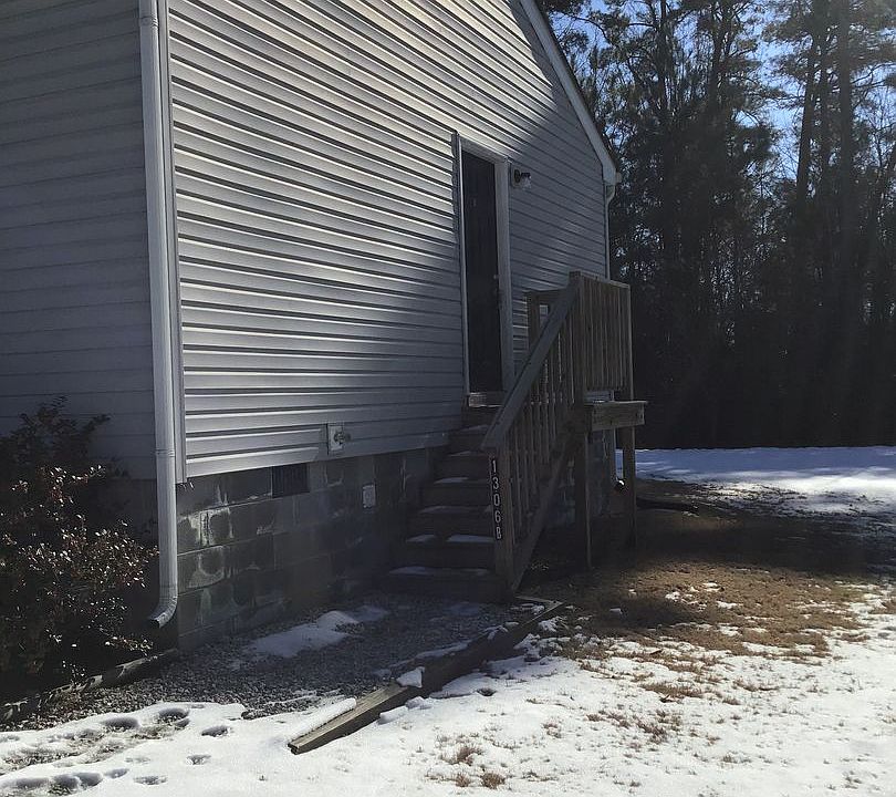 1st image of 1306B Moses Ln