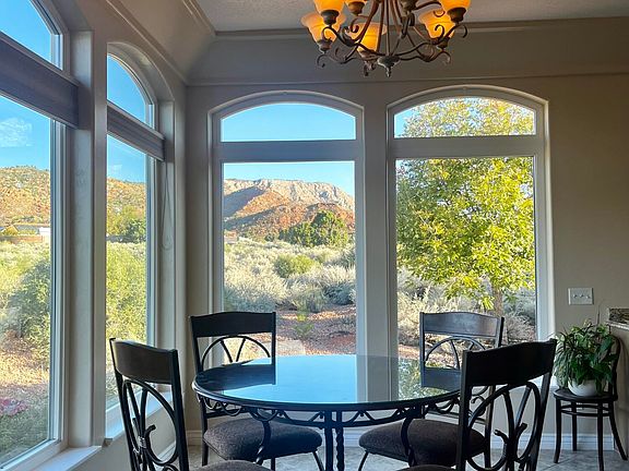 4th image of 654 W Canyon Creek Dr