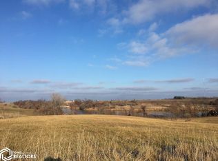 2311 Lake Trl, Fairfield, IA 52556