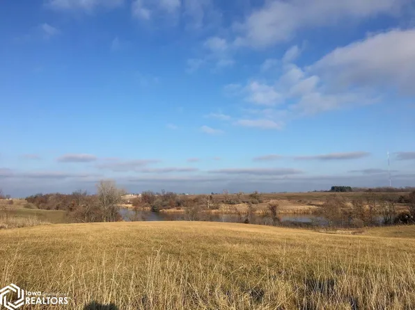 2311 Lake Trl, Fairfield, IA 52556
