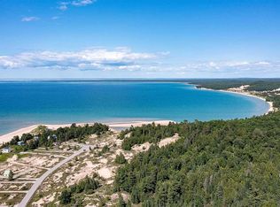 8951 Sturgeon Bay Dr, Harbor Springs, MI 49740