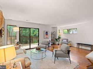 11900 Escalante Ct, Reston, VA 20191