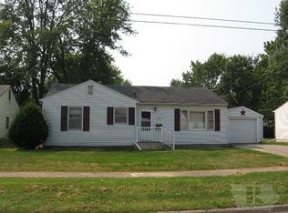 704 W Harrison Ave, Fairfield, IA 52556