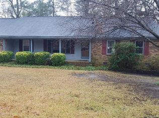 1709 Valley Ridge Dr, Fayetteville, NC 28303