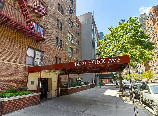 Rented by Keller Williams NYC | media 16