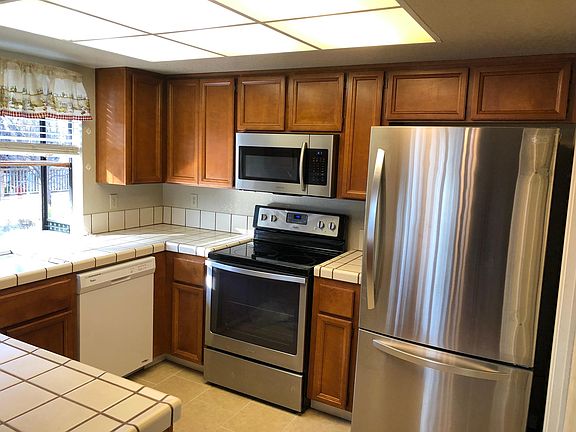 Bright kitchen with appliances