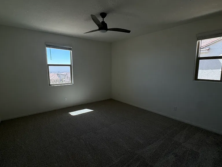 92 Hornbeck Ln — Photo 14