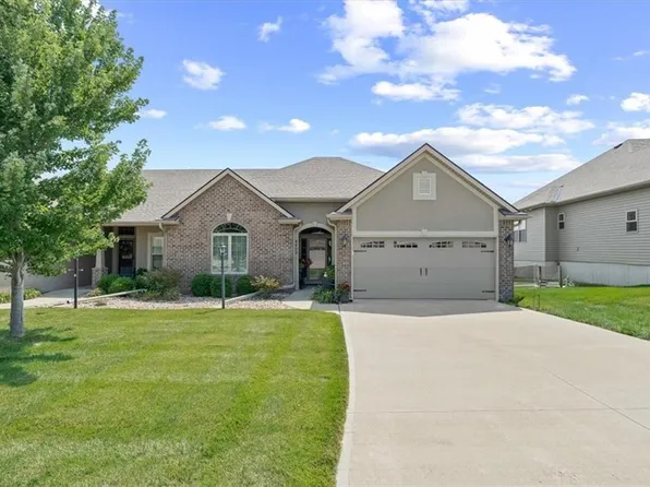 4409 Stonebridge Dr W, Saint Joseph, MO 64505