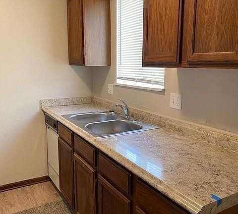 3rd image of 4411 Jarboe St #2B