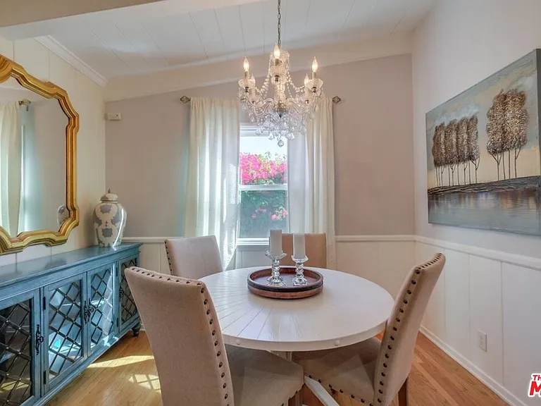 21447 Providencia St — Photo 17