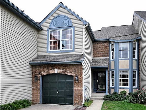 3rd image of 15 Hilltop Ln