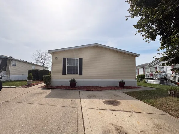53 Mystic Springs Dr #146, Greenwood, IN 46143