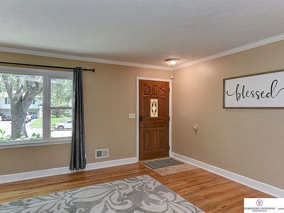 5th image of 8624 Park View Blvd