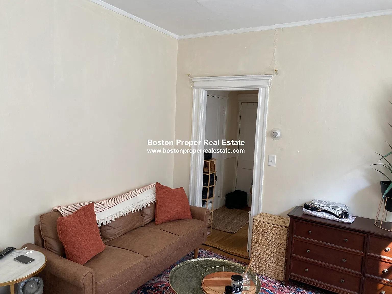 Studio, 400 sqft, $1,895 — Photo 3