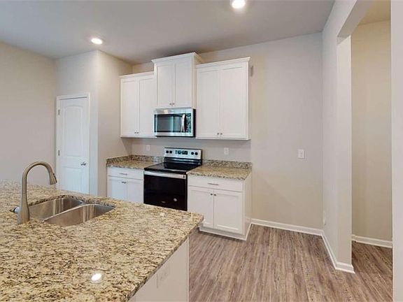 4th image of 62 Rabon Trl