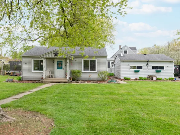20929 W San Rem Ave, Lake Villa, IL 60046