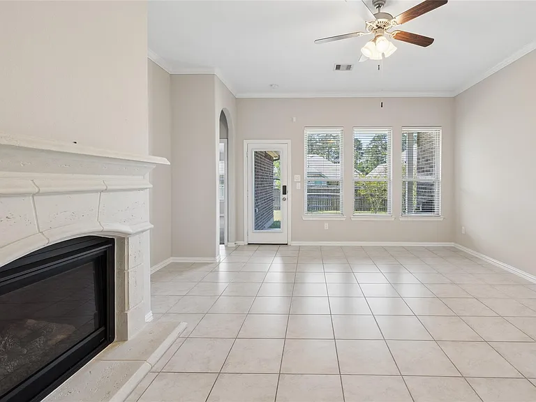 2357 Old Stone Dr — Photo 9