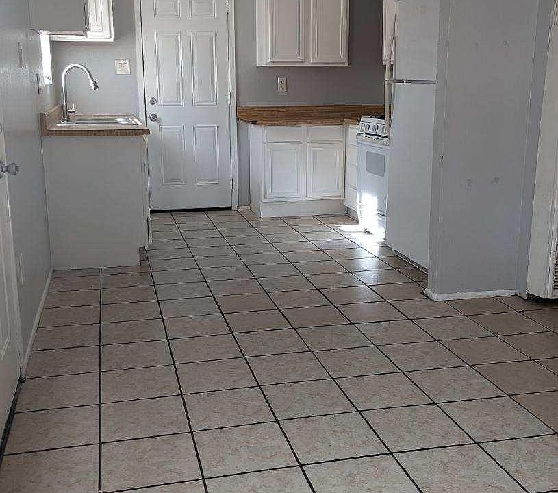 1st image of 6443 Palm View Ave