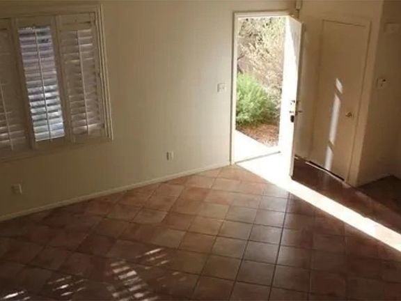 5th image of 10021 Via Toro Ave