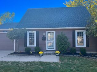 110 Oakwood Dr, Avon Lake, OH