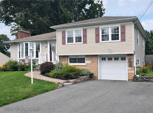 15 Carnation Dr, Cranston, RI 02920