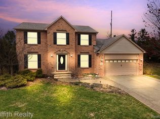 938 Meadowbrook Ct, Milford, MI