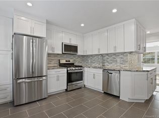 21 Crofut Rd, Orange, CT 06477