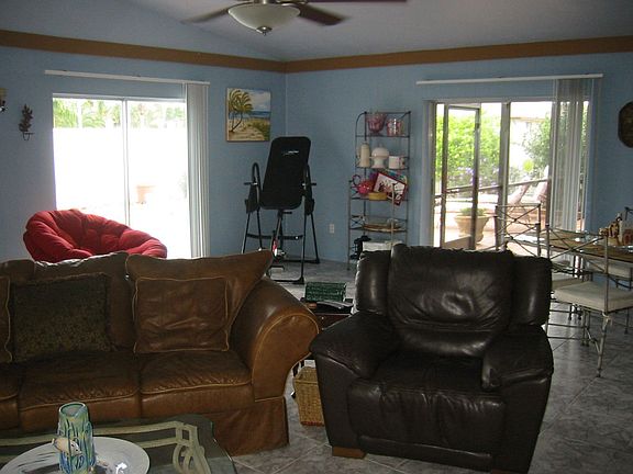 5th image of 205 SW 45th St