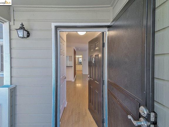 3rd image of 645 Canyon Oaks Dr APT E